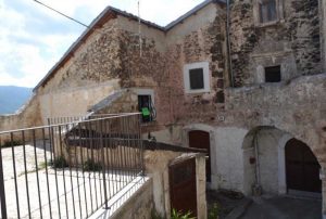 Italy, Capestrano, 4 rooms 100 m²